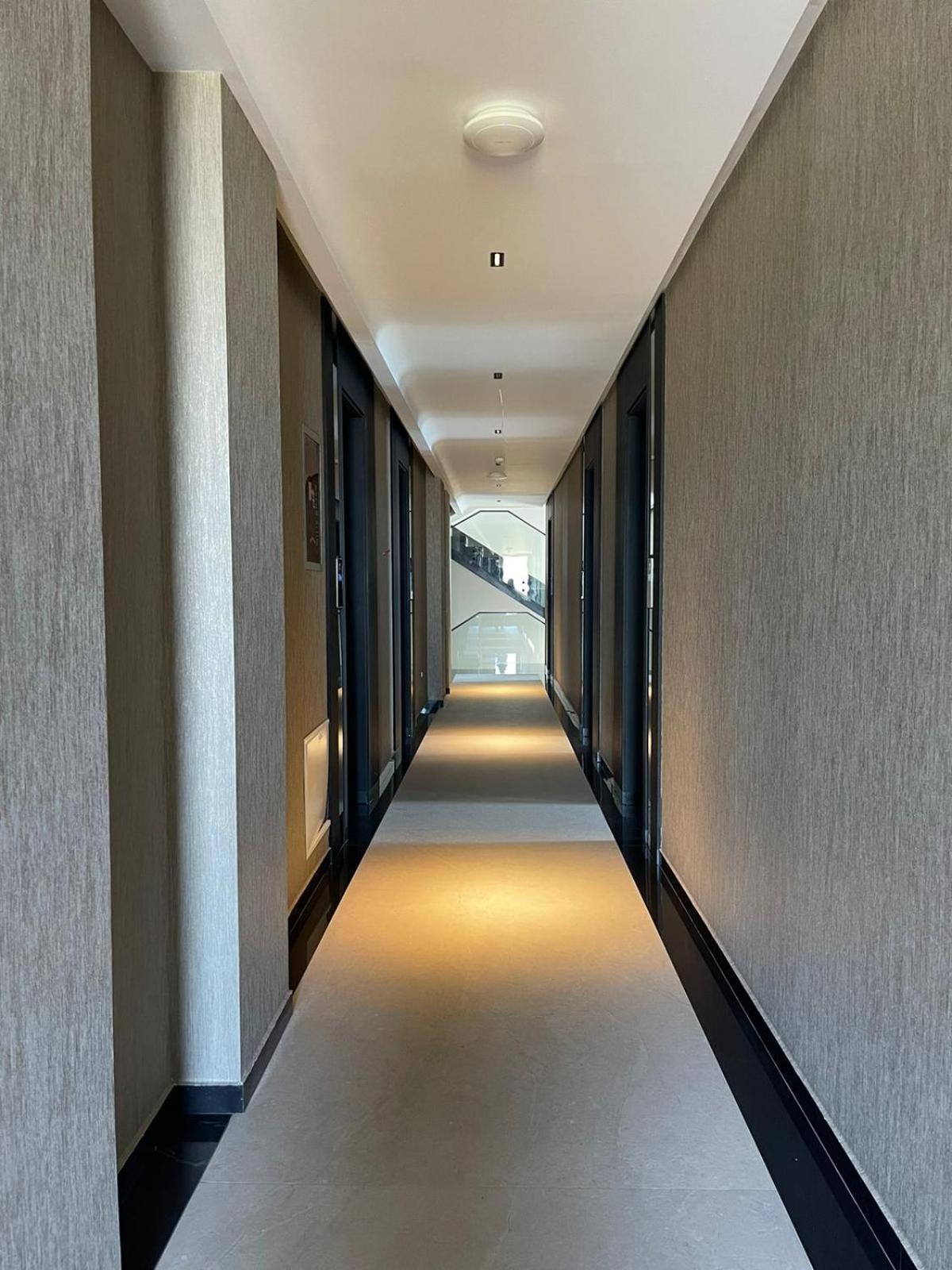 Hotel Majestic Radhimë Zewnętrze zdjęcie