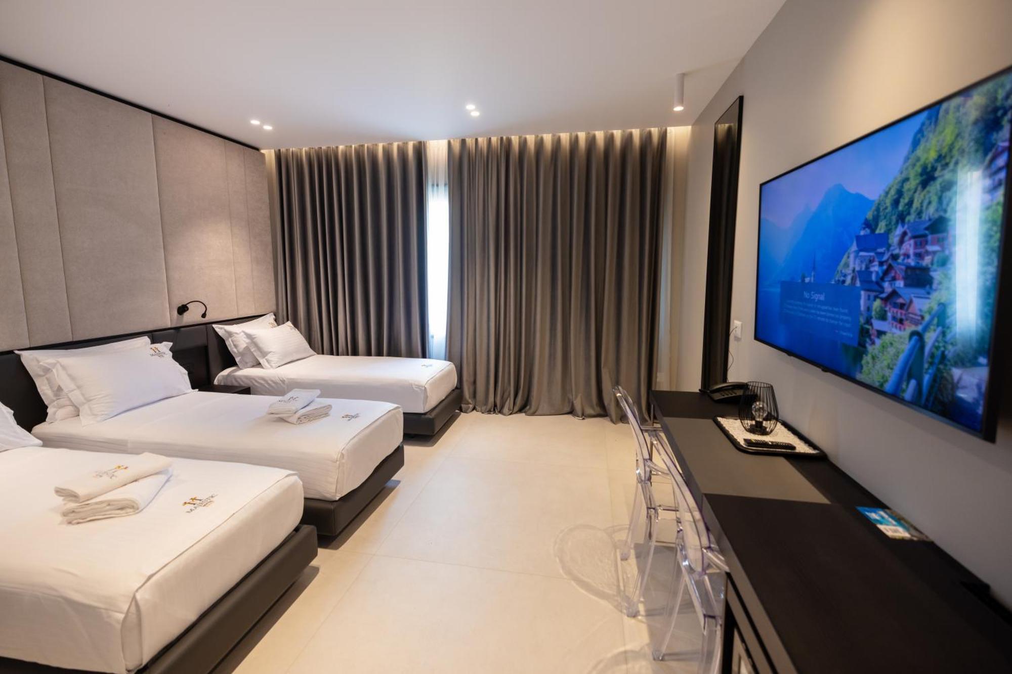 Hotel Majestic Radhimë Zewnętrze zdjęcie