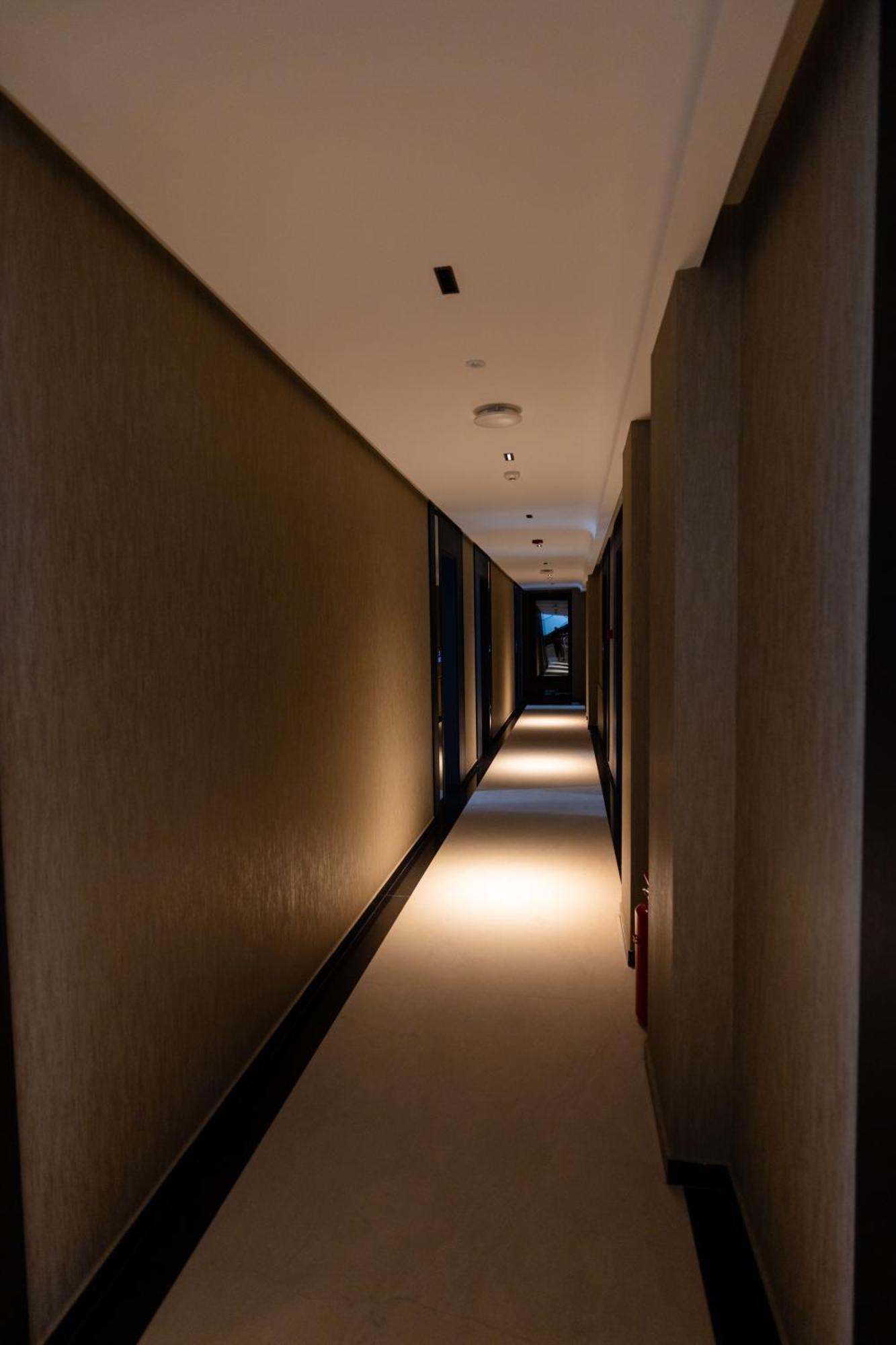 Hotel Majestic Radhimë Zewnętrze zdjęcie