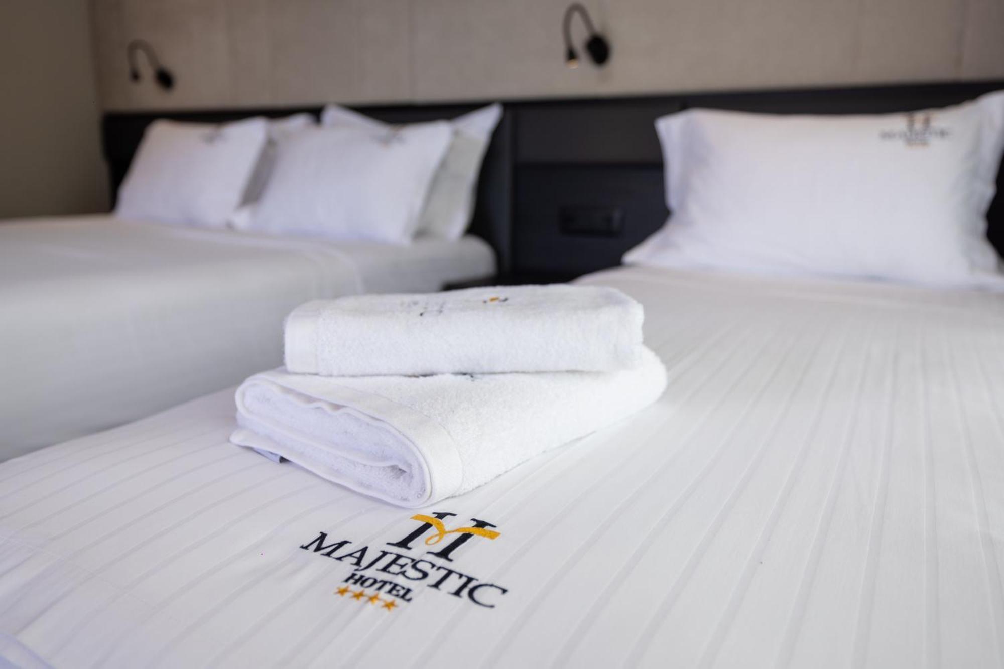 Hotel Majestic Radhimë Zewnętrze zdjęcie